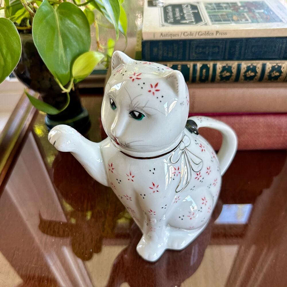 Vintage Lucky Cat Teapot Small Ceramic Maneki Neko Tea Pot with Lid